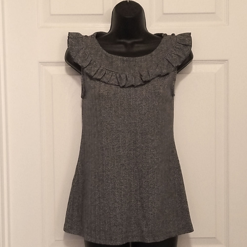 Ruffle collar top